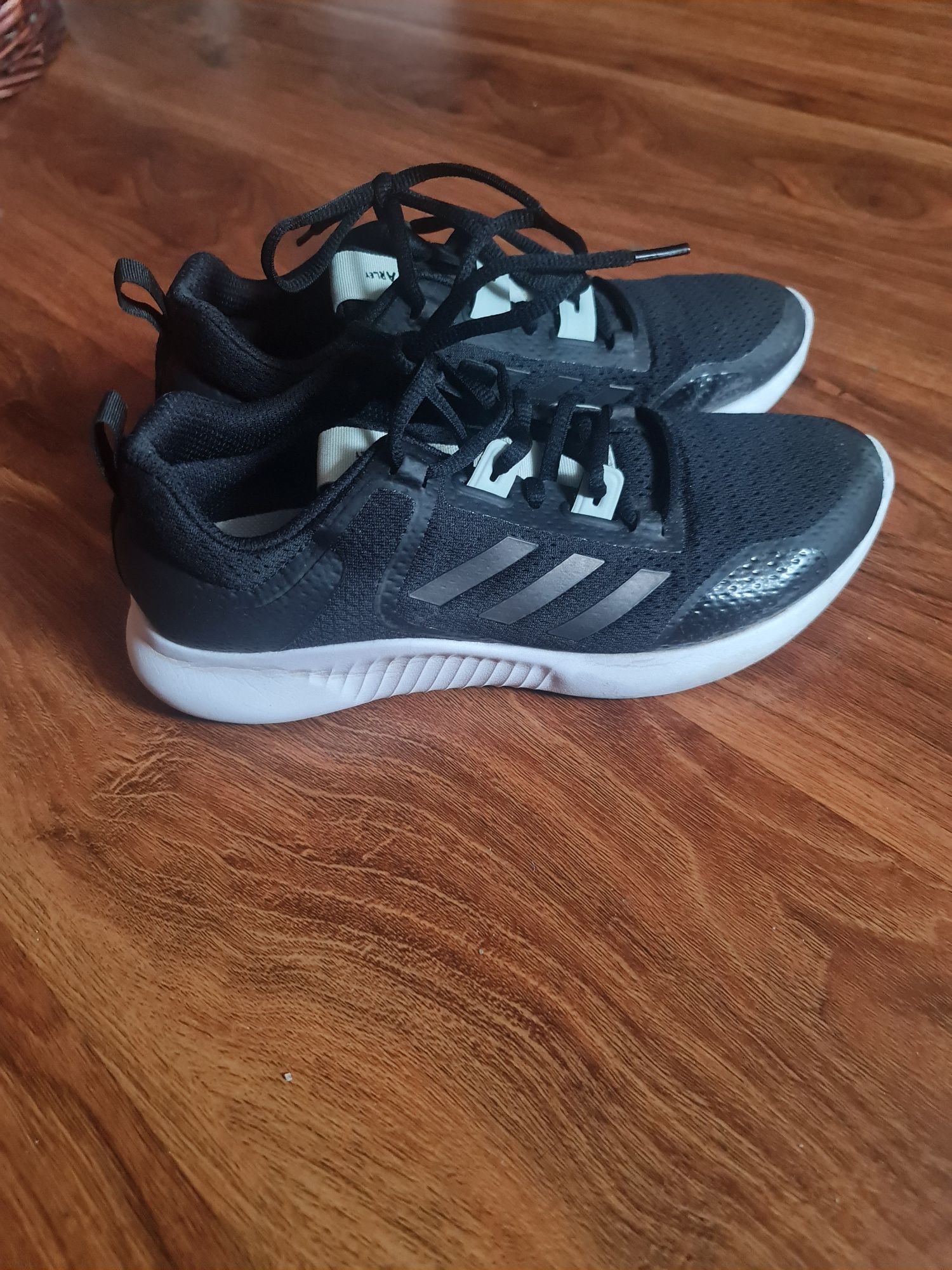 Buty adidas bardzo wygodne