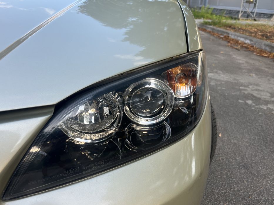 Продам Mazda 3. 2.0