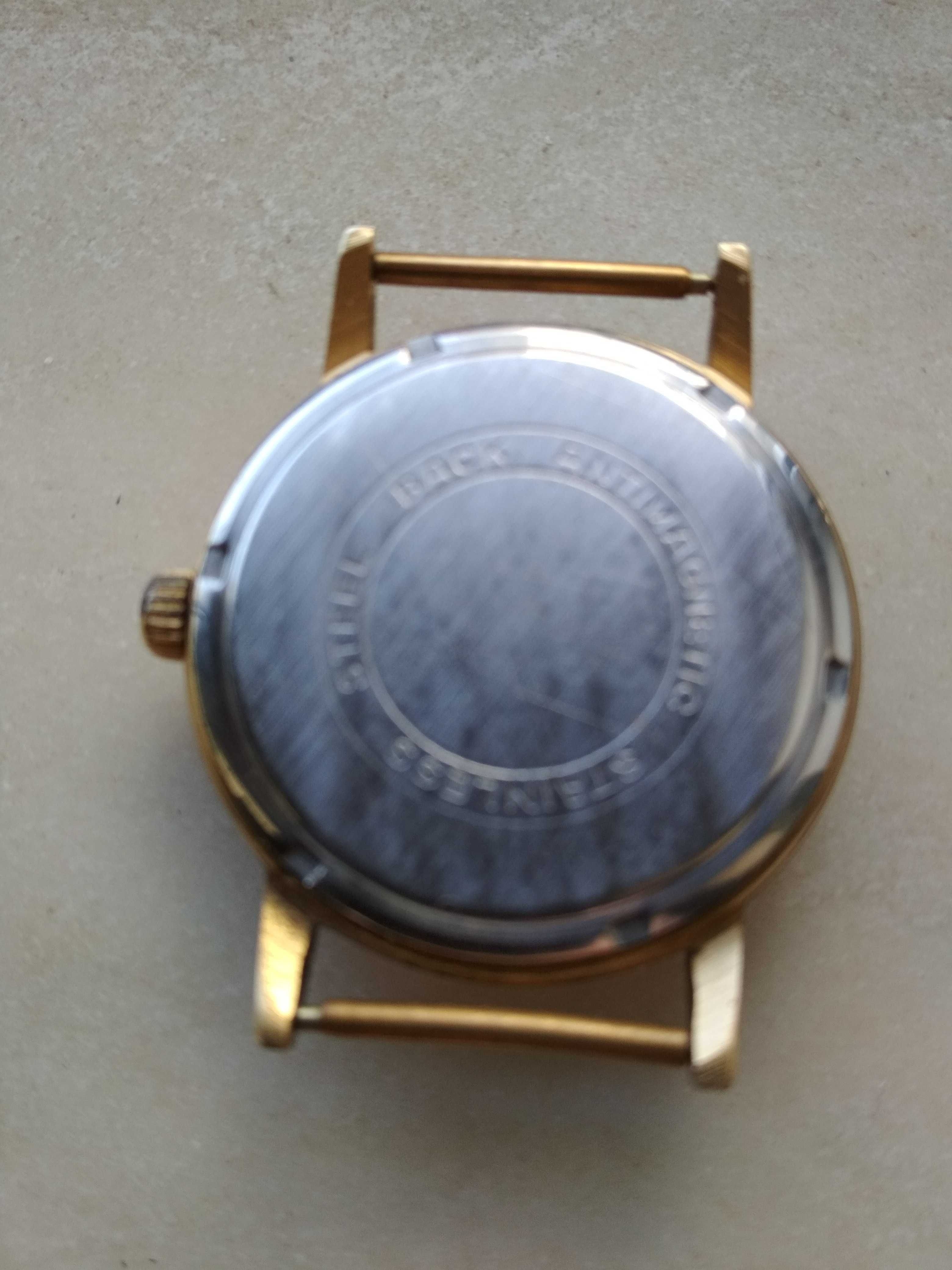 Antigo relógio de pulso a corda manual - coleção