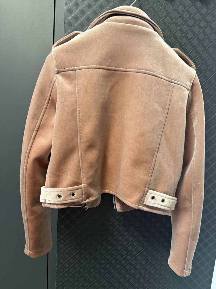 Ramoneska kurtka z alsamitu Bershka