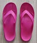 Japonki klapki Crocs damskie róż, stopa 23 cm