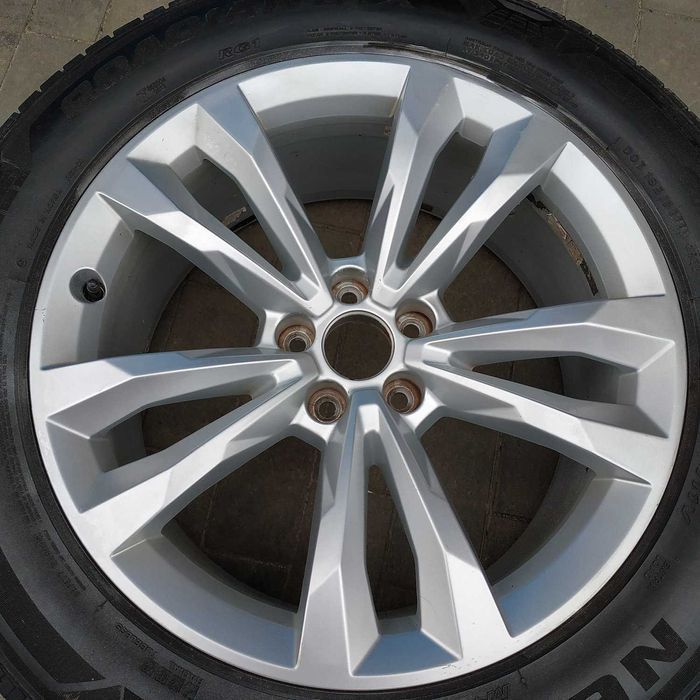 Диски R19 8.5J ET28 оригінал AUDI Ауди Q7 4M VW Touareg 2 CR