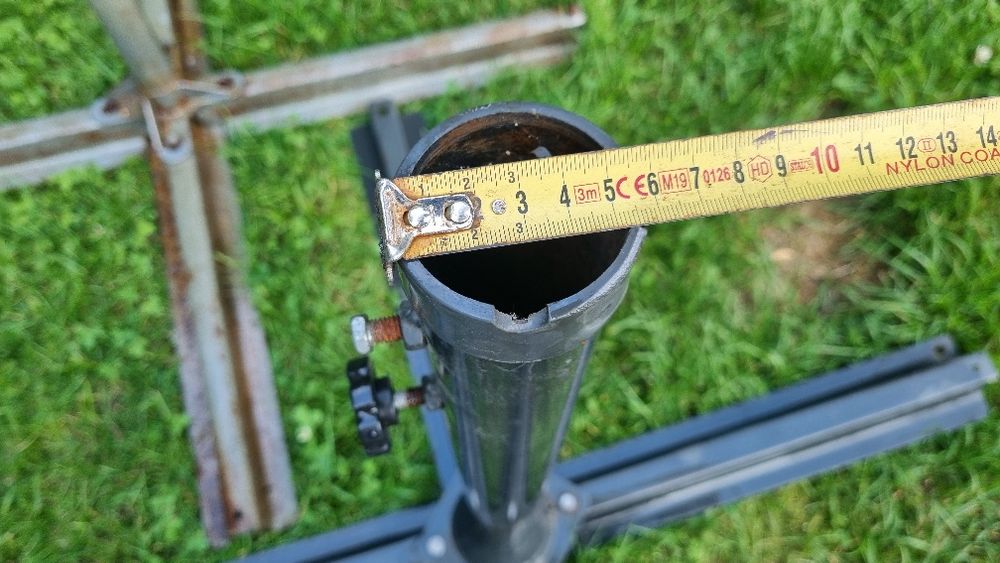 Stojak na parasol pod płyty, uchwyt pod parasol