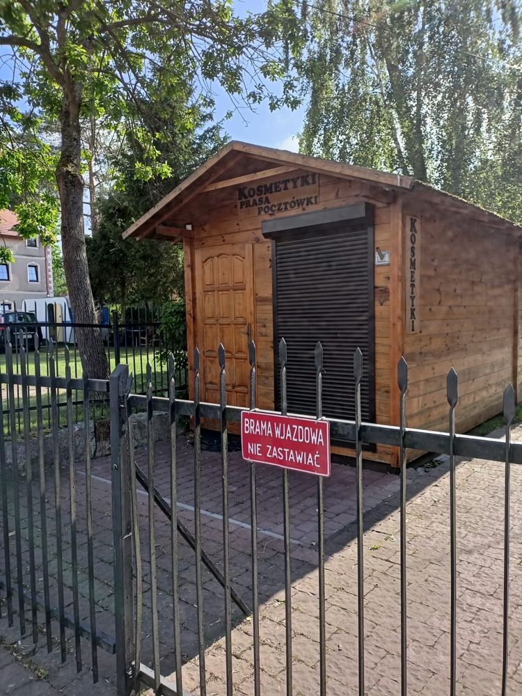 Wydzierzawię obiekt handlowy 10m2 blisko plaży Mielno Pionierow 11