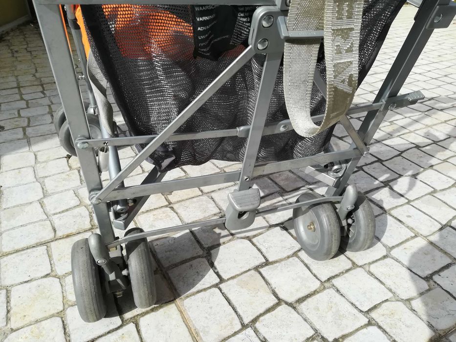 Carrinho bengala Maclaren Volo, leve, como novo