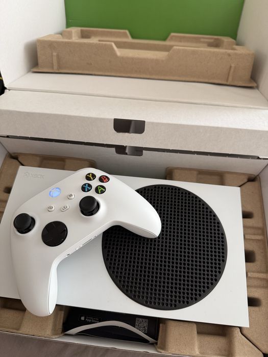 Xbox Series S 512 gb + аккаунт з 70 іграми (не GamePass)