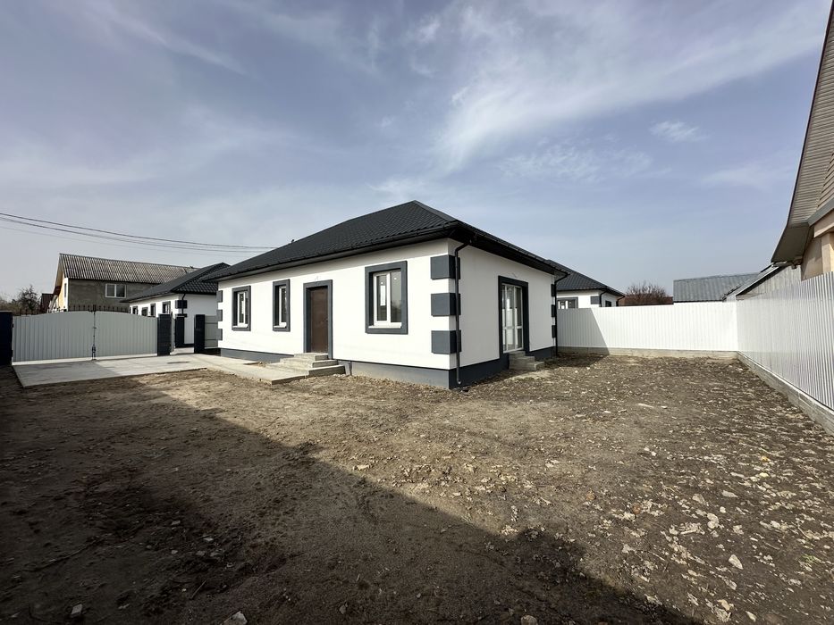 Застройщик!ЄОСЕЛЯ ЄВІДНОВЛЕННЯ дом в ЦЕНТРЕ Броваров!