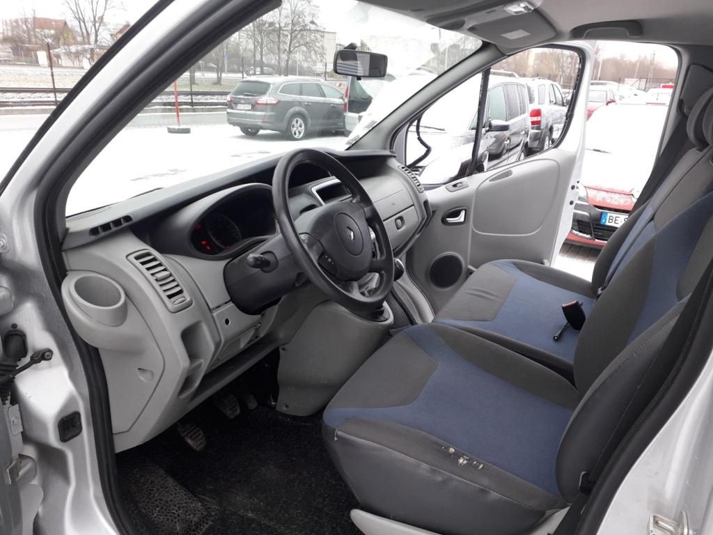 Renault Trafic 9 osobowy
