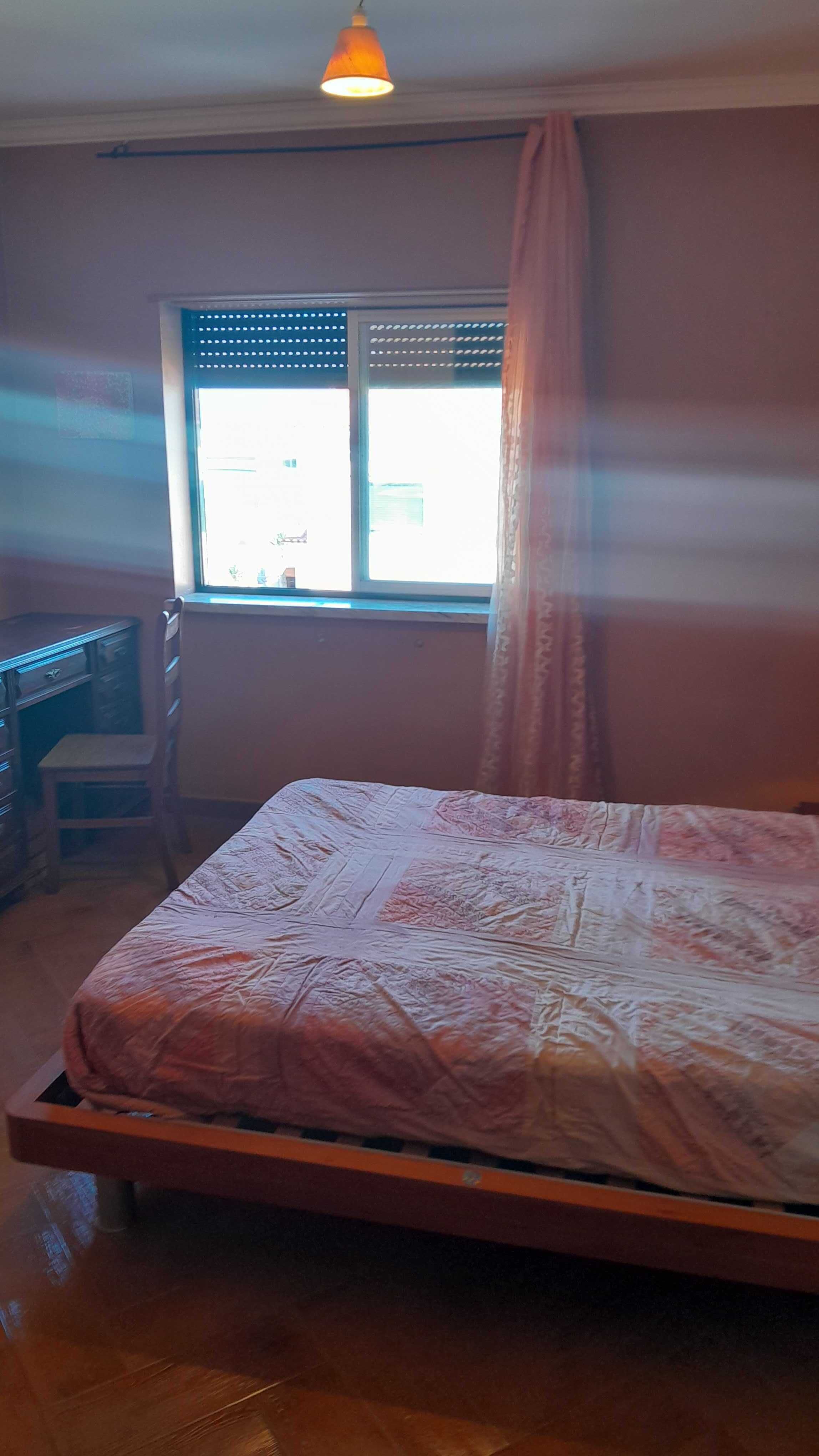 Quarto para alugar / Room to Rent