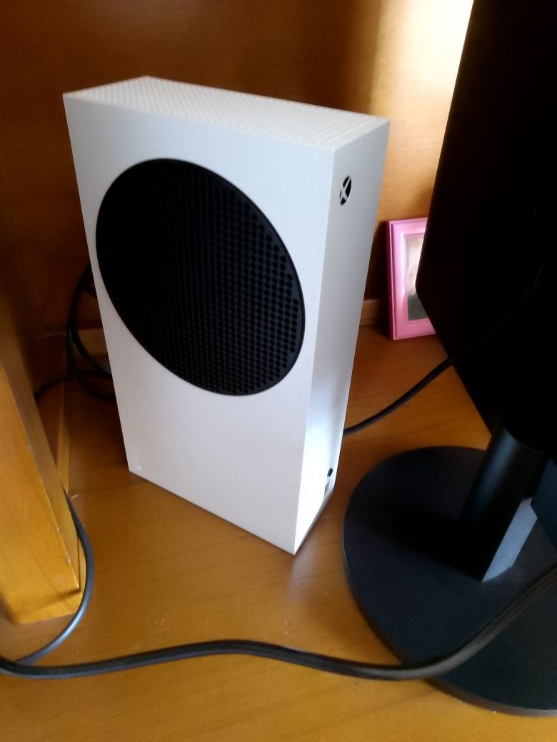 XBOX Series s    semi-nova e garantia worten
