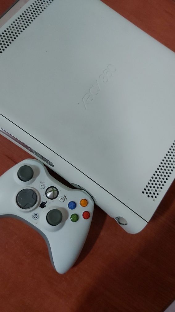 (3680/22) konsola XBOX 360 Arcade 20GB