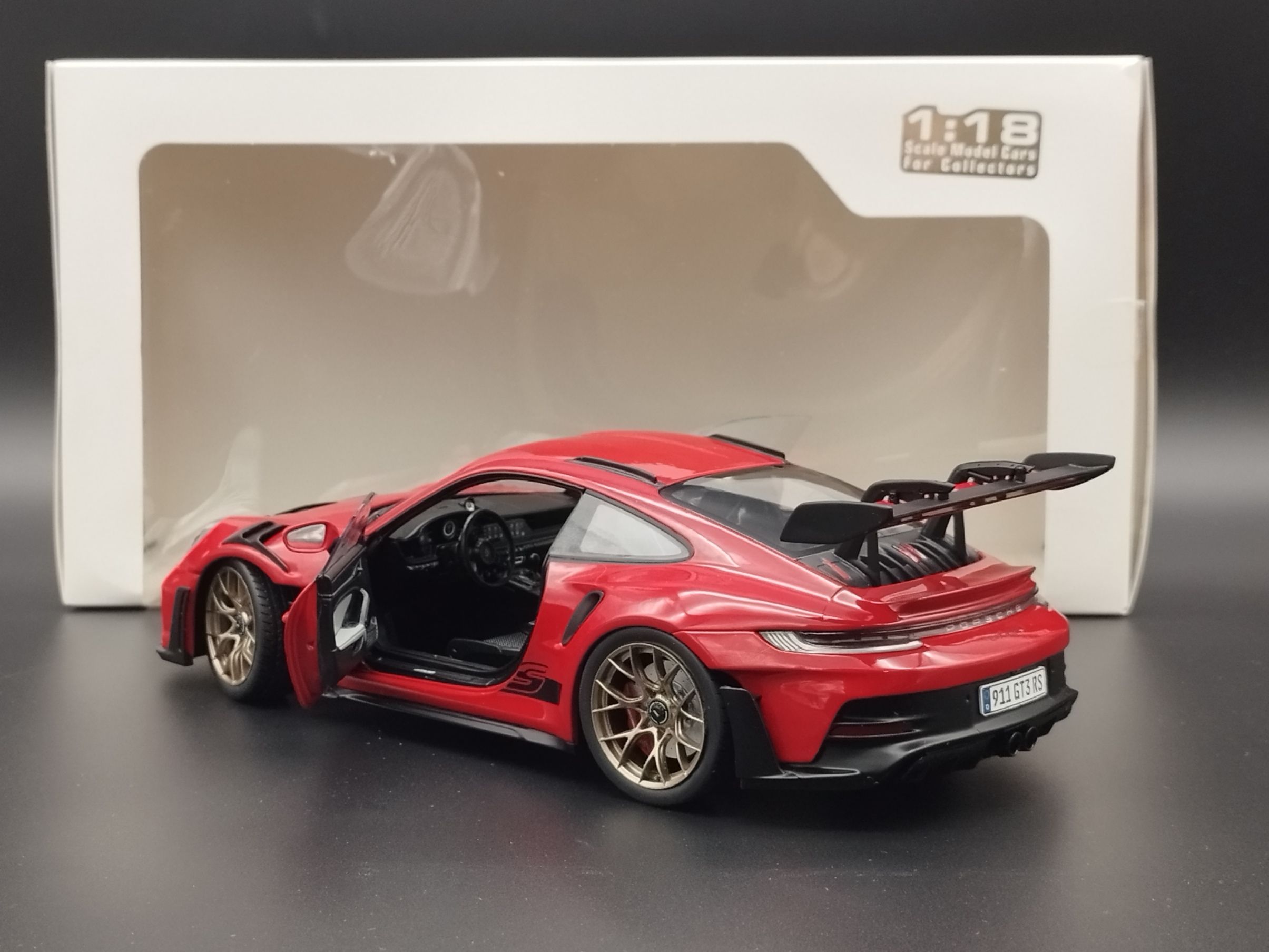 1:18 Solido 2024 Porsche 911 (992) GT3 RS GT3RS  Guards Red