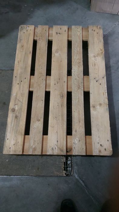 Продам поддоны...