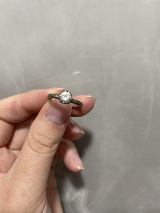 Срібна каблучка з прихованим сердечком