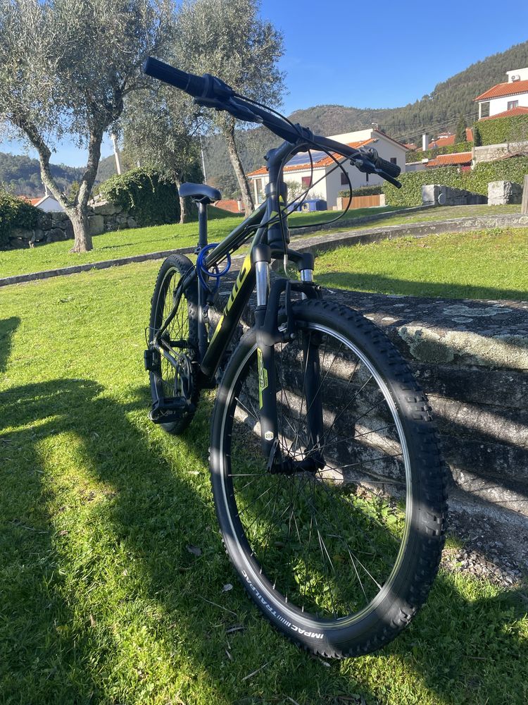 Bicicleta usada bem estimada 7 mudancas sem quequer problema