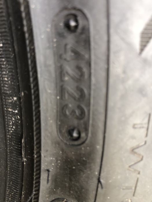 продам зимову гуму 2023 року стан нової