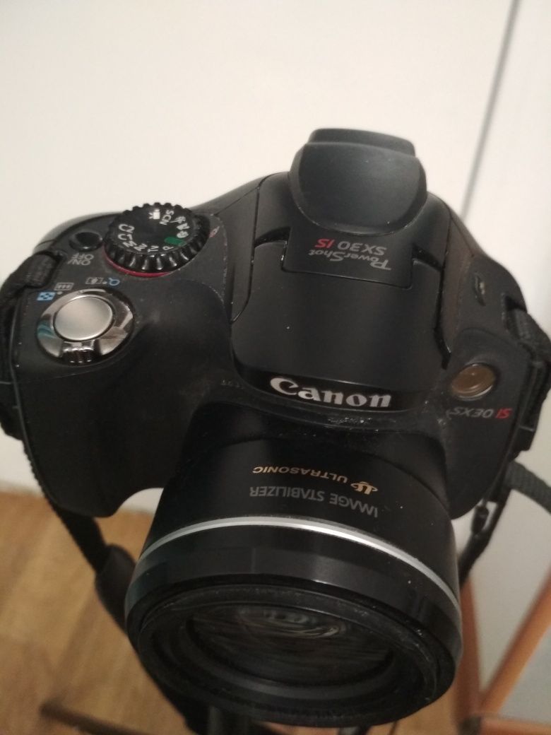 Фотоаппарат Canon SX30 IS плюс штатив