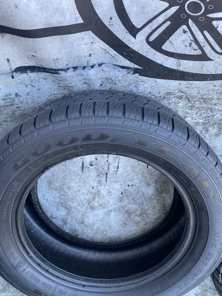 225/55r17 c Goodyear Cargo Vector