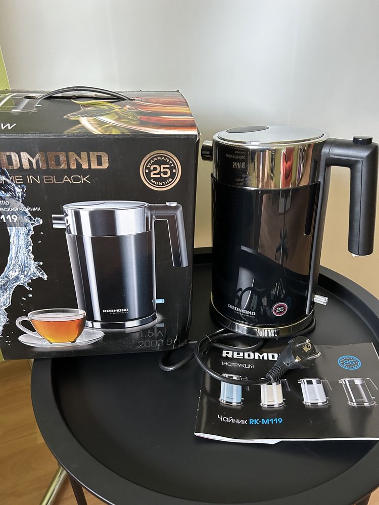 Электрочайник Redmond RK-M119