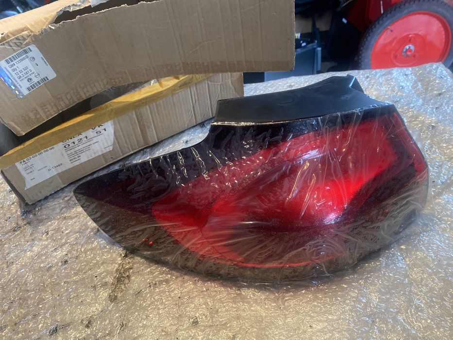 Nowa Oryginalna Lampa Lewa Opel Zafira Lampa Lewa Lewy Tył N820