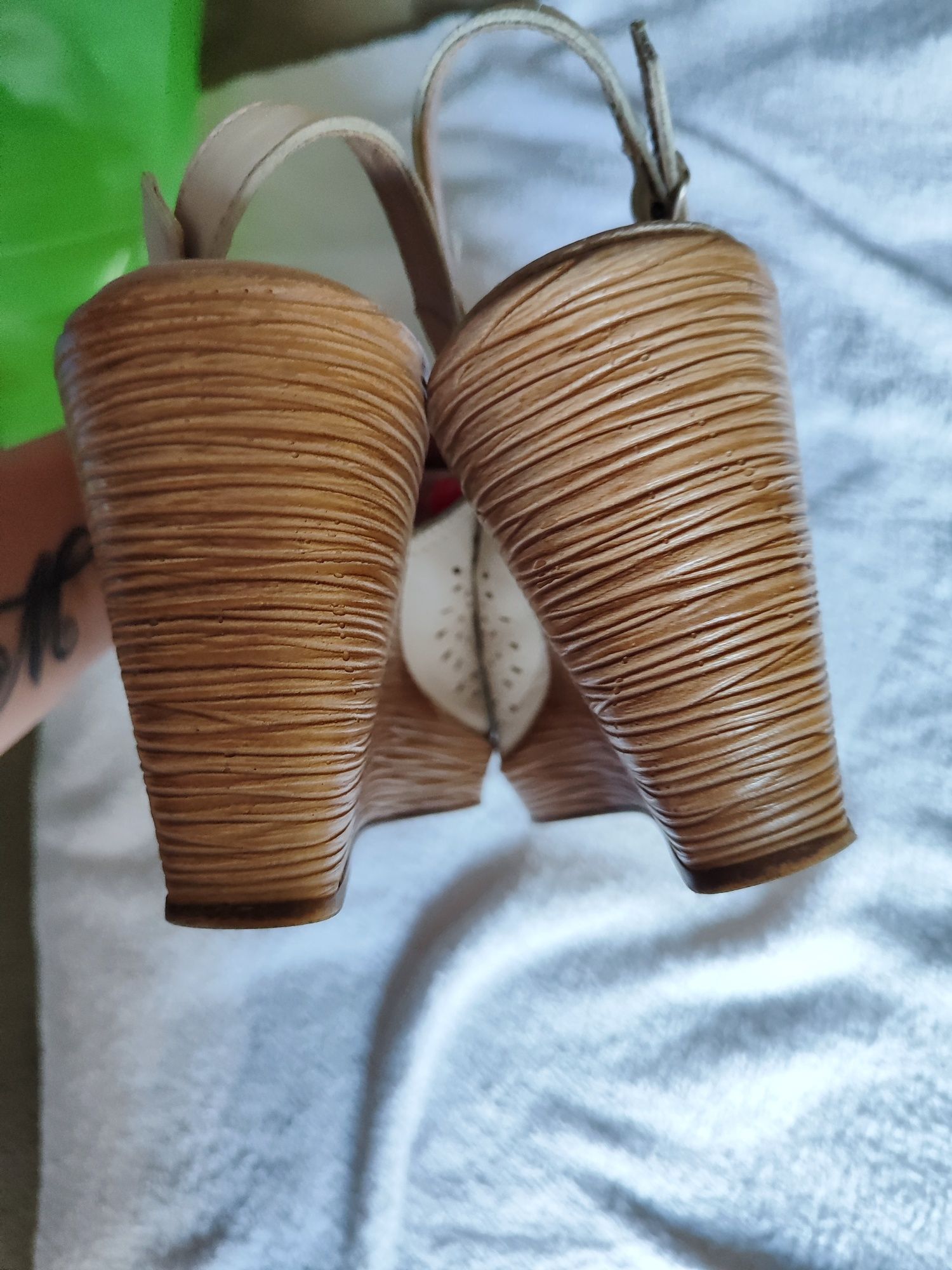 Lasocki klapki sandały na koturnie 41