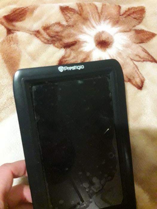 Продам Електронну книгу "7"  Prestigio