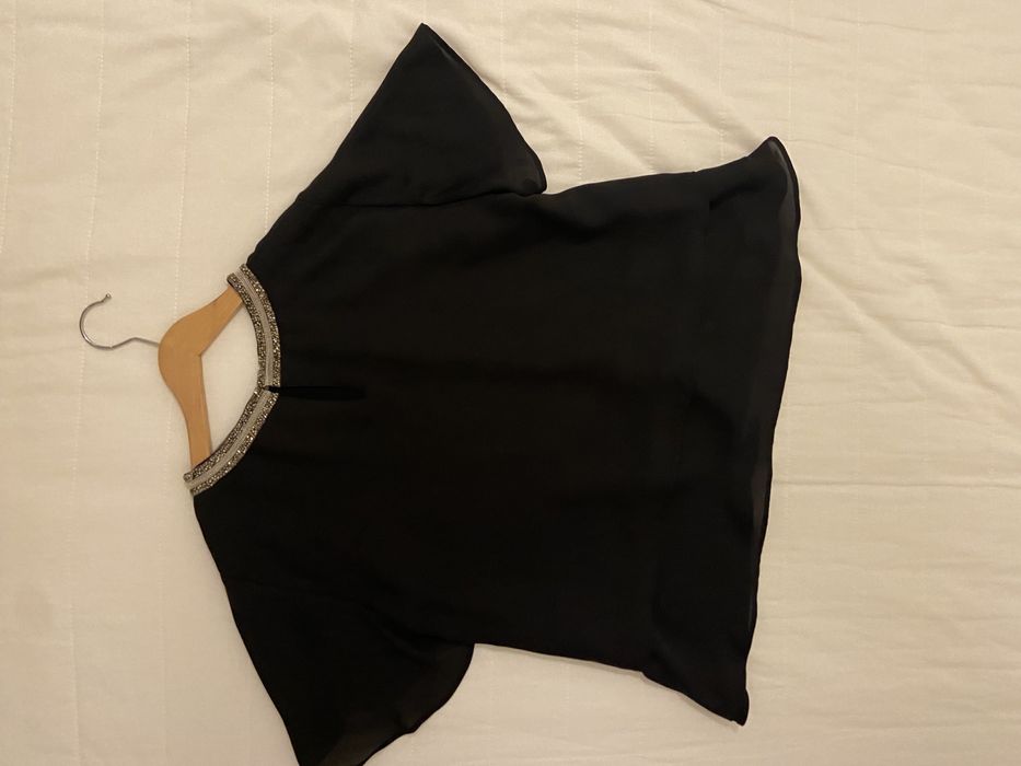 Top preto com missangas - ZARA