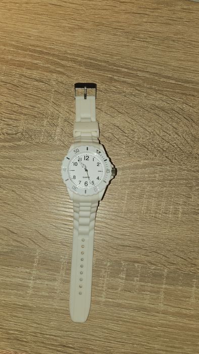 Годмнник білий жіночий