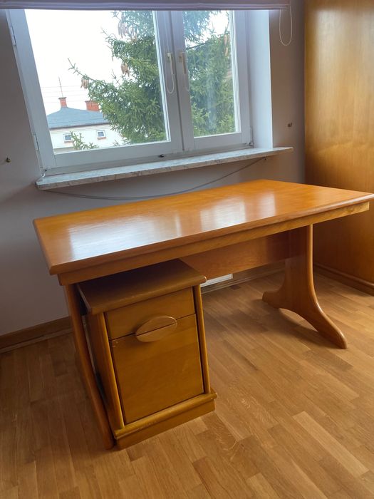 Biurko z kontenerkiem - drewno Swarzędz/ Swarzędzkie Fabryki Mebli