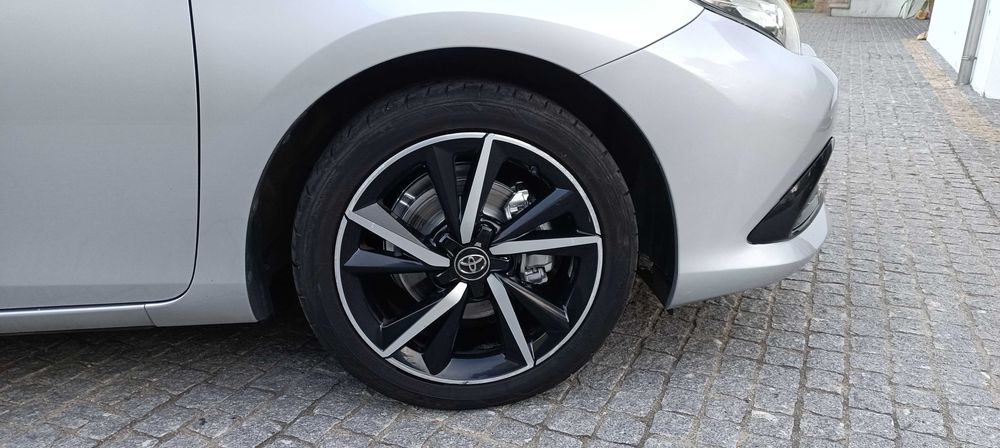 Toyota Auris 1 dono só 136000klm sport