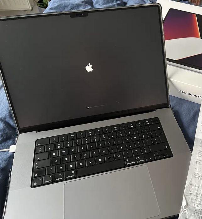Apple MacBook M1 Pro 16" 16GB RAM 512 SSD (ідеальний стан)