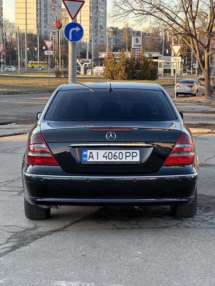 Mercedes E-class W211