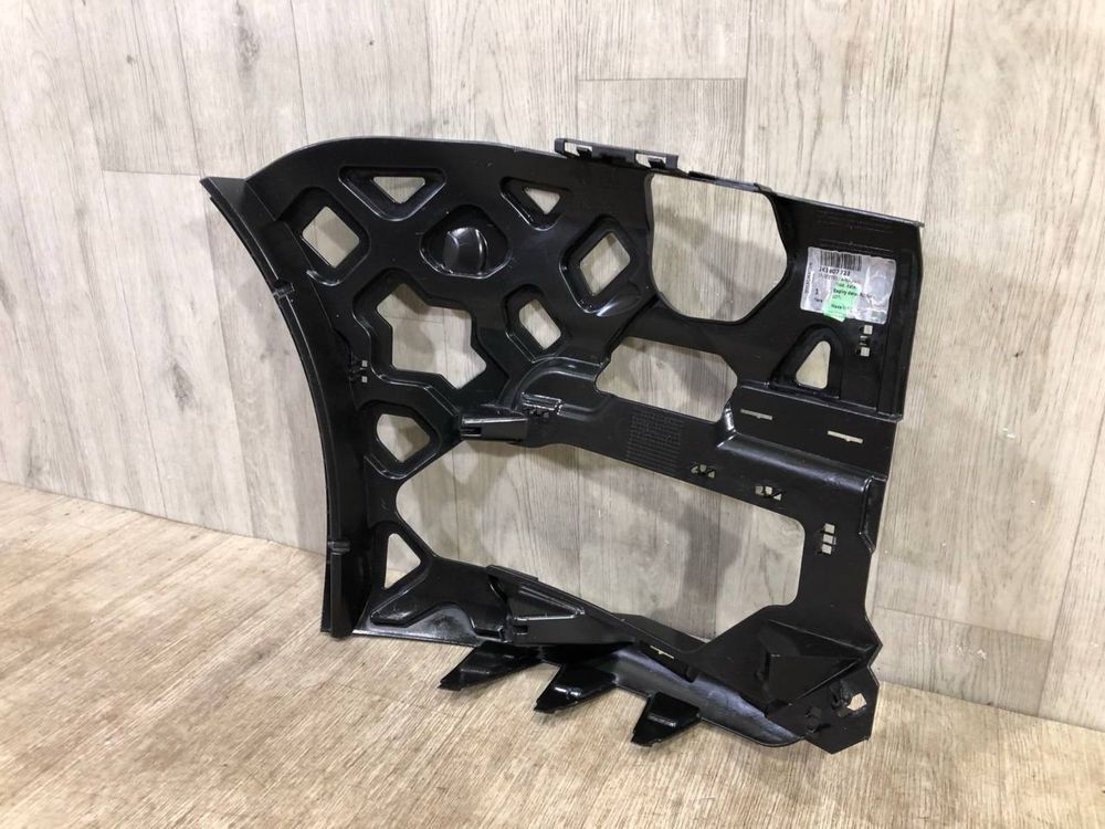 Бампер передний Кронштейн левый VW Caddy 4 (2020-2024 г.) кріплення