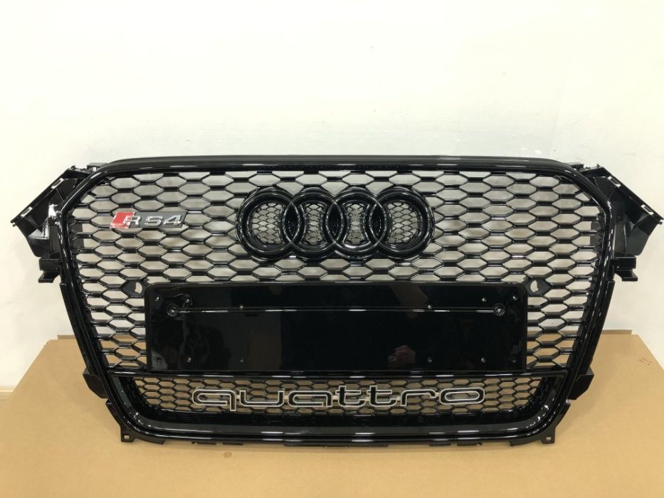 Решітка audi A4 рс4 рештіка 13-15р  Audi A4 rs4 b8