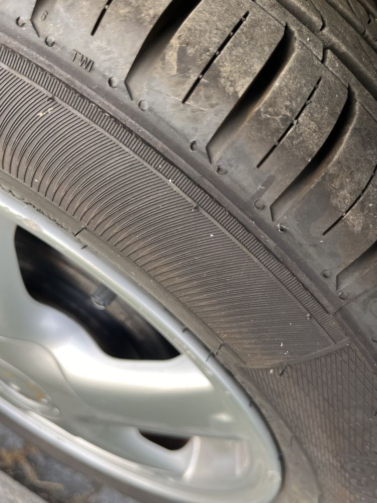 Nissan micra com AC, poucos KM