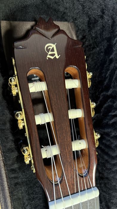 Guitarra classica Alhambra 9p
