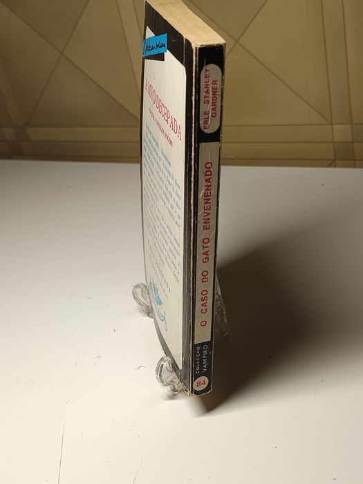 O caso do gato envenenado