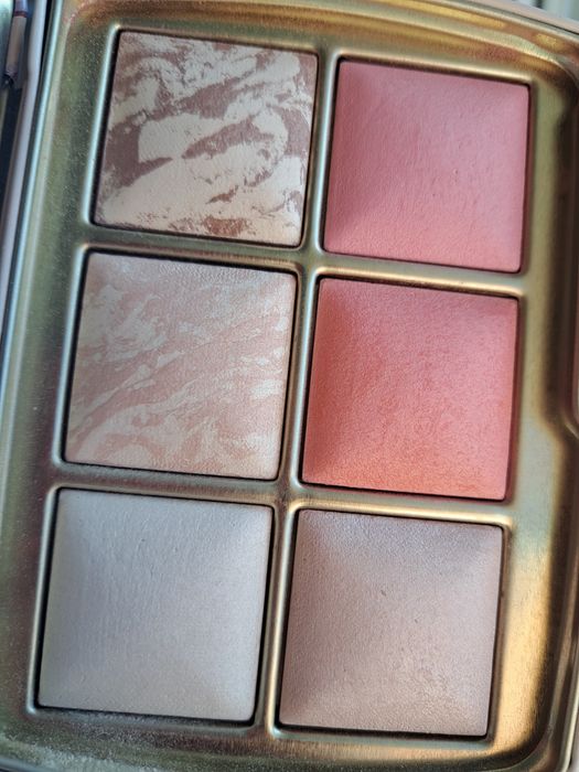 Hourglass Deer Ambinet lightening