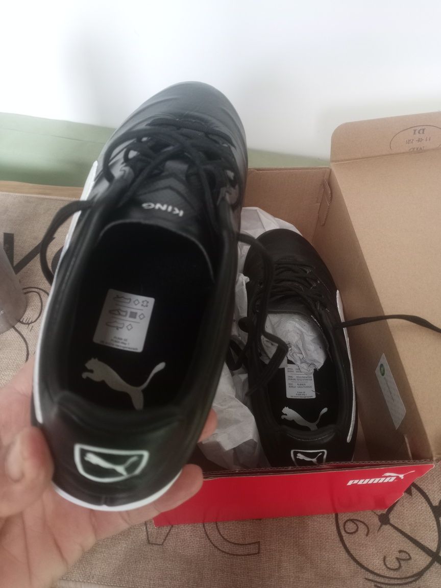 Sapatilhas futsal puma pro 37.  Novas.