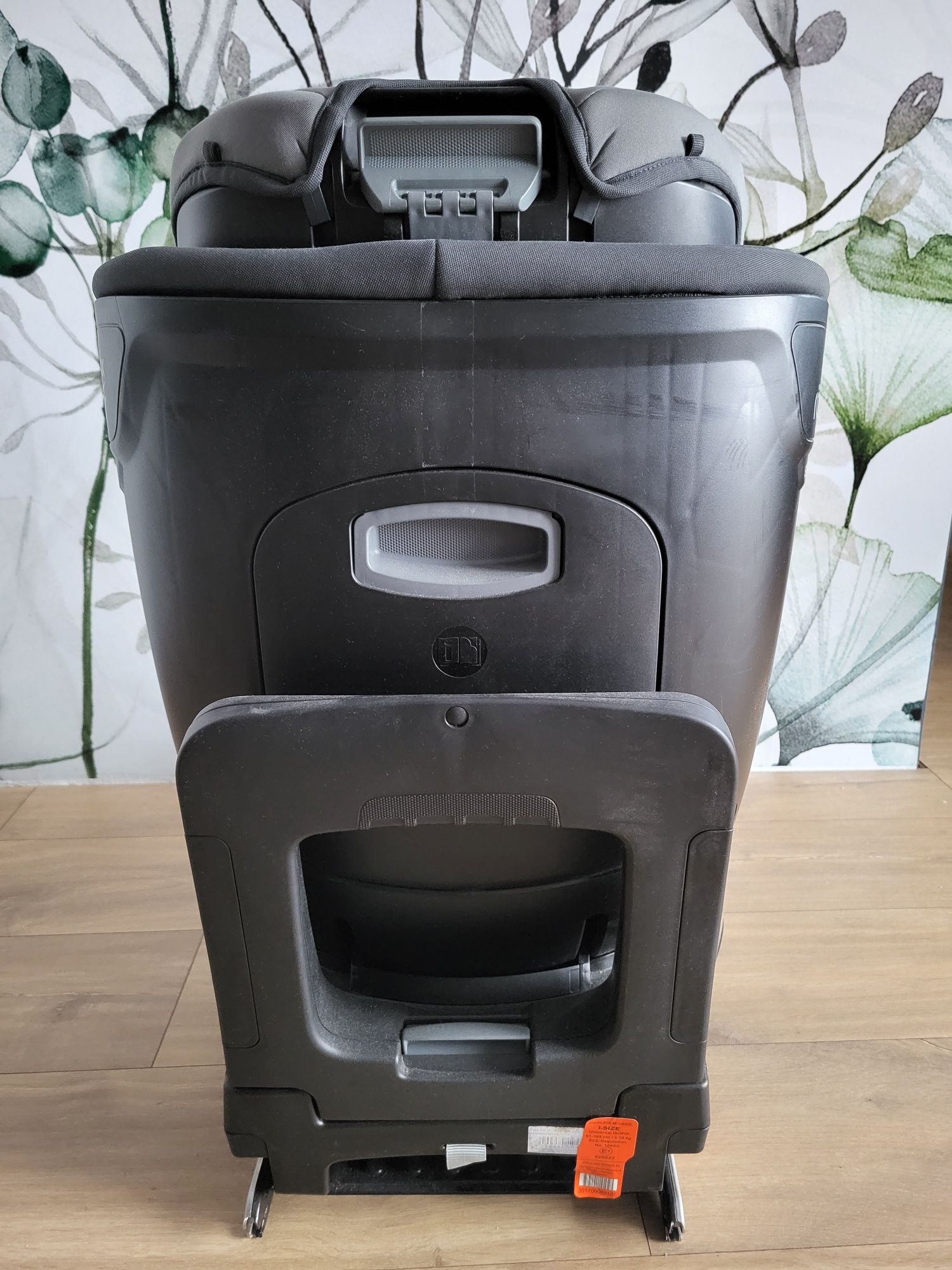 Fotelik samochodowy Britax Romer Dualfix M-isize obrotowy