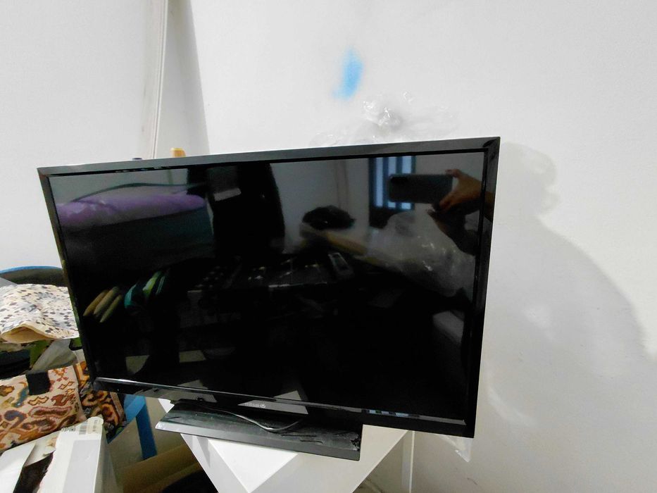Tv lcd 32 em otimo estado