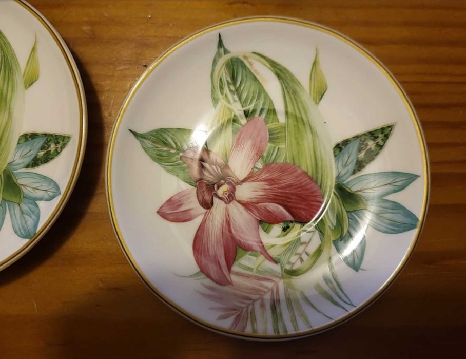 Conjunto 2 chávenas e pires de chá / café, motivo floral