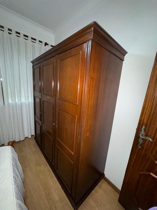 Roupeiro/ guarda fatos