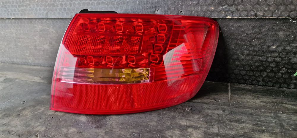 AUDI A6 C6 KOMBI LED 04-08 Lampa PRAWA tylna tył