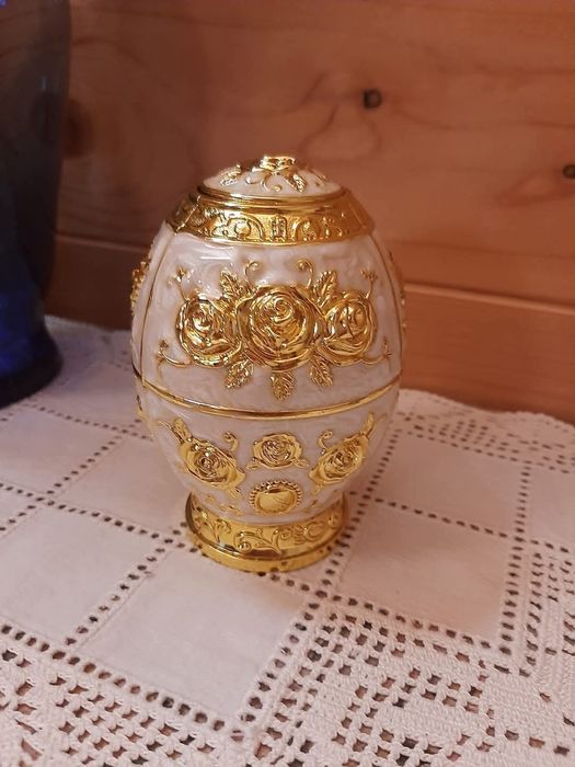 Ovo porta palitos ou porta cotonetes ou só decorativo