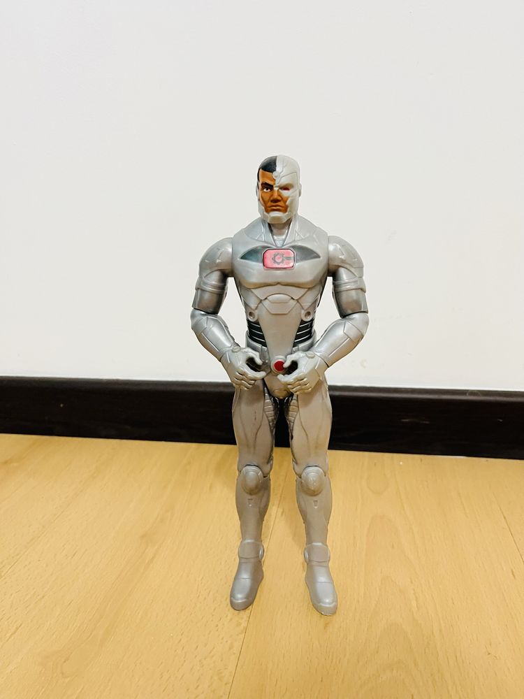 Figuras Bonecos Cyborg