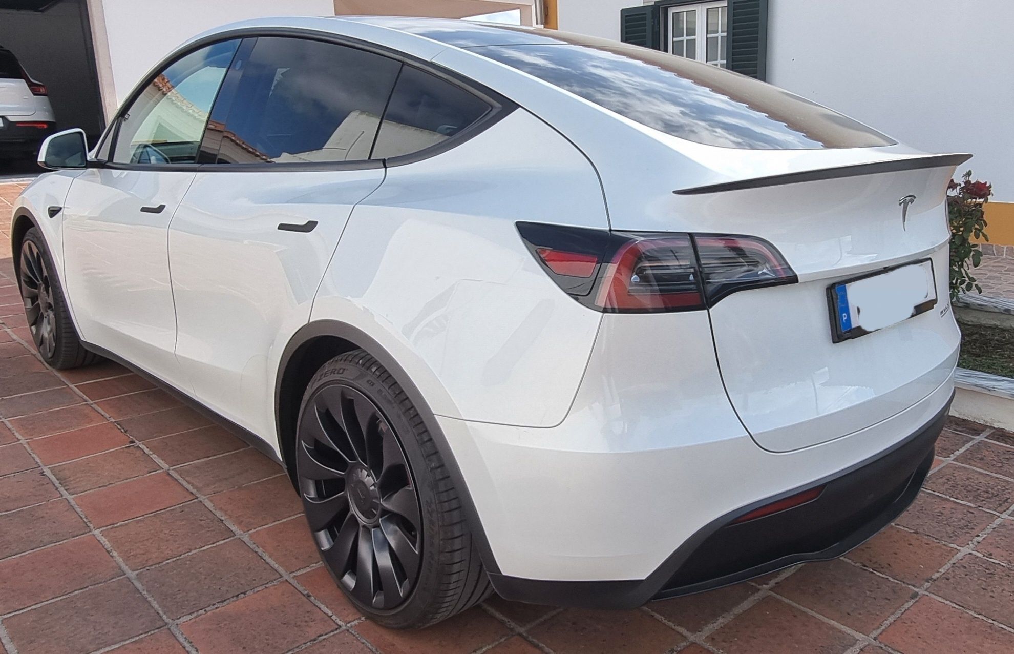 Tesla model Y performance