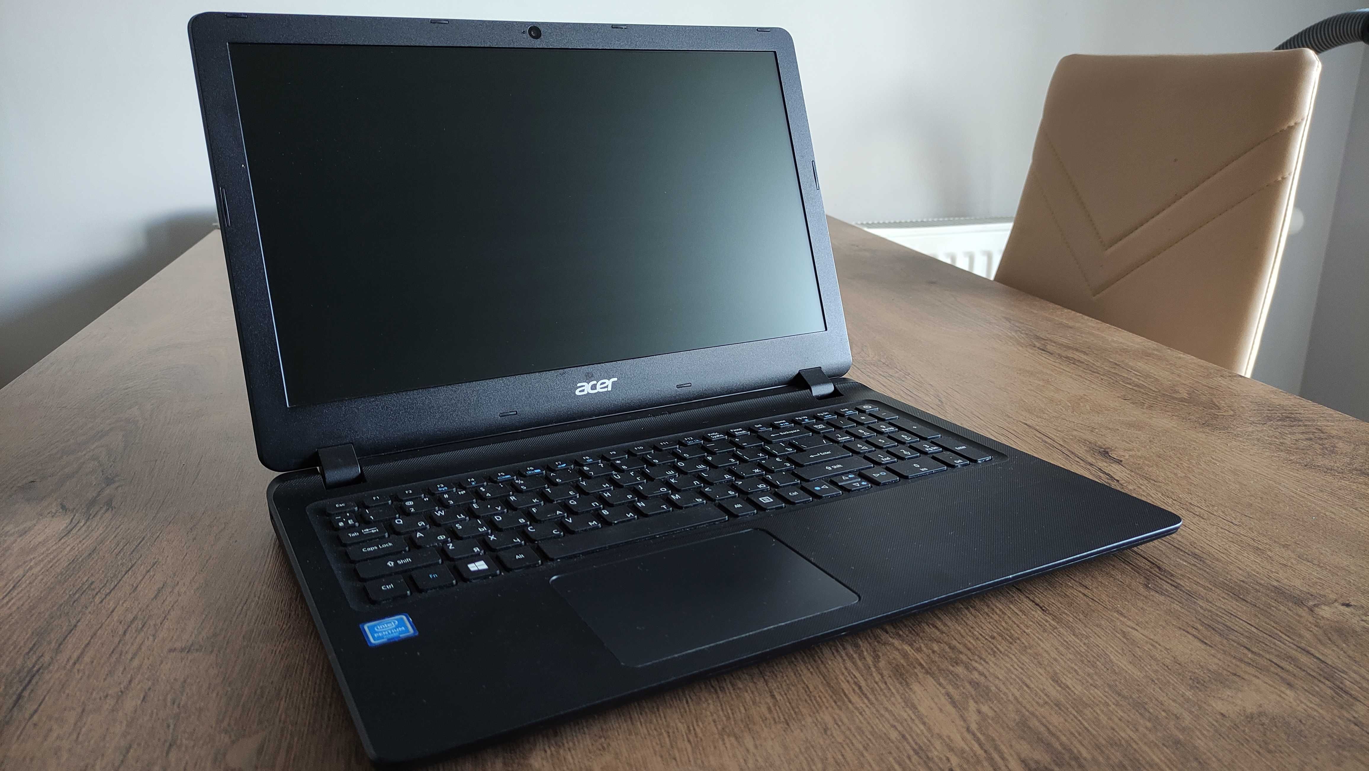 Продам ноутбук Acer Aspire ES1-533 ES 15 4GB RAM 240GB SSD