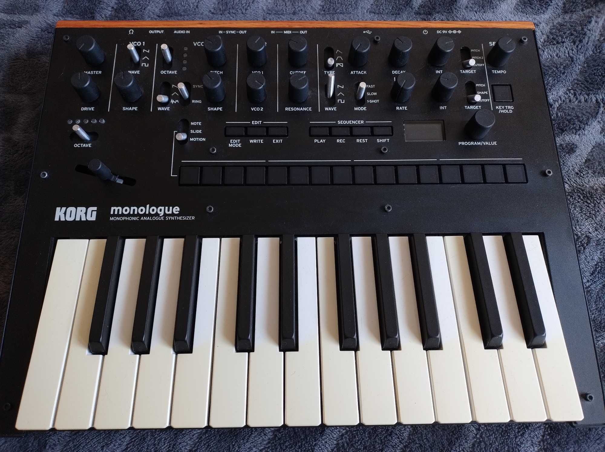 Syntezator Korg Monoglogue + Zasilacz