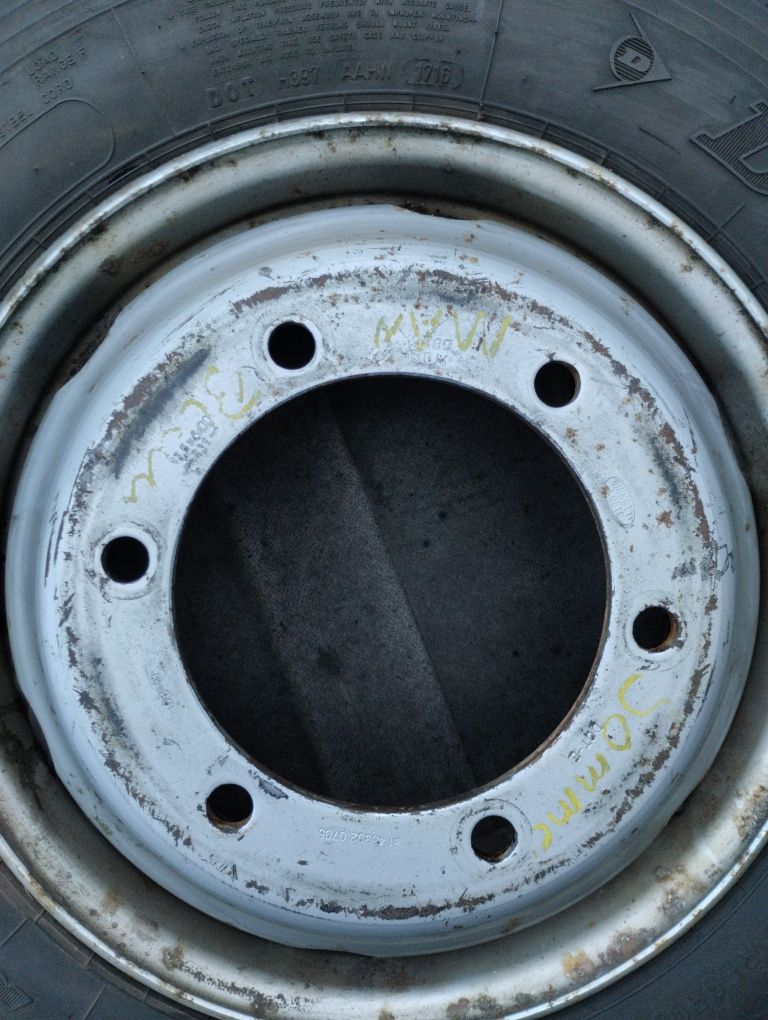 Продам шини 215/75R17,5